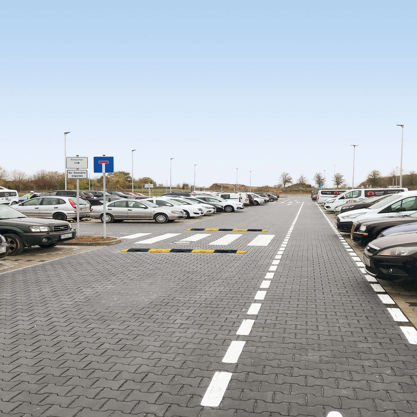 Fahrbahnschwelle TOPSTOP Recycling - Beschilderung Zentgraf